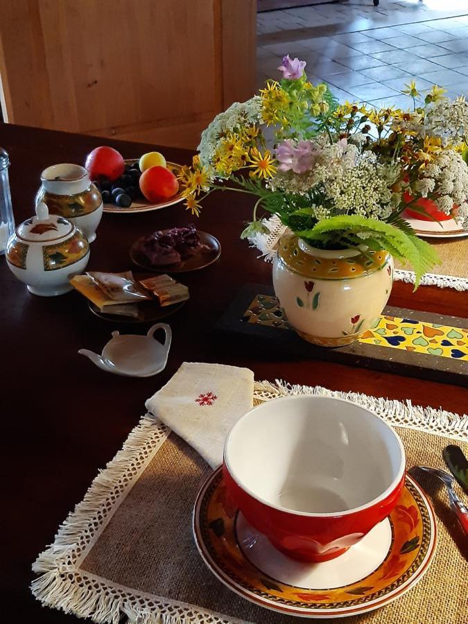 Chez Mialaret Bed and Breakfast Tourniac Esterno foto