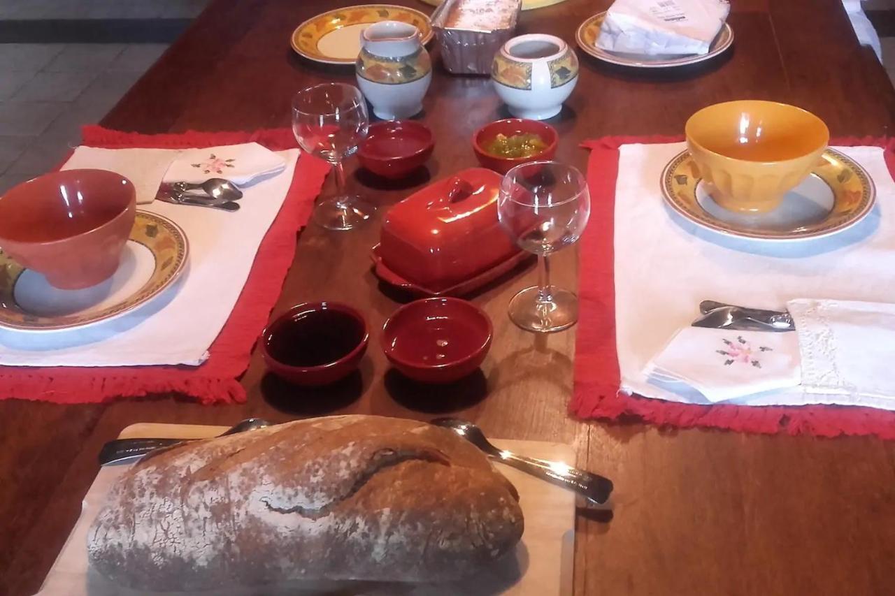 Chez Mialaret Bed and Breakfast Tourniac Esterno foto